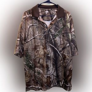 NWOT- Men’s Camouflage short sleeves polo shirt size XL